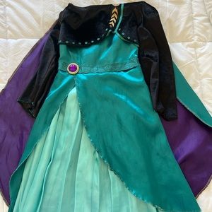 Queen Anna dress